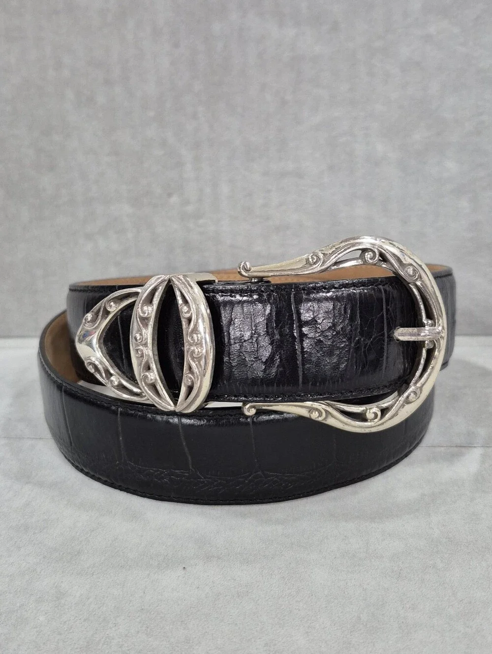 Brighton belt women's Lg/34 black leather croc embossed silver buckle and tip